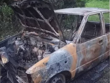 തീപിടിച്ച കാർ