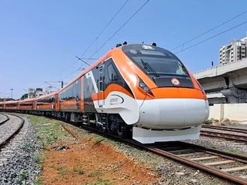 വന്ദേ ഭാരത് ഫ്ലാഗ് ഓഫ്