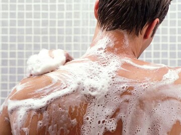 കസ്റ്റഡിയിലെടുത്ത തന്നെ പൊലീസ് മർദ്ദിച്ചുവെന്ന് യുവാവ് ആരോപിച്ചു