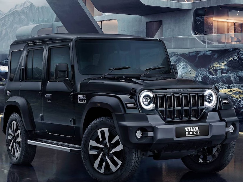  വാങ്ങുന്നവരുടെ ആവശ്യങ്ങൾ നിറവേറ്റുന്ന ഒരു എസ്‌യുവിയായിട്ടാണ് Thar ROXX രൂപകൽപ്പന ചെയ്തിരിക്കുന്നതെന്ന് മഹീന്ദ്രയുടെ ഓട്ടോ ഫാം സെക്ടറുകളുടെ എക്‌സിക്യൂട്ടീവ് ഡയറക്ടറും ചീഫ് എക്‌സിക്യൂട്ടീവുമായ രാജേഷ് ജെജുരിക്കർ പറഞ്ഞു. MX1, MX3, AX3L, MX5, AX5L, AX7L എന്നീ ആറ് വേരിയന്റുകളാണ് ഥാർ റോക്സിനുള്ളത്.