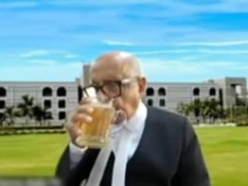 സോഷ്യൽ മീഡിയയിൽ‌ പ്രചരിക്കുന്ന വീഡിയോയിൽ നിന്ന് 