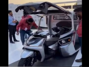 ഹീറോ സർജ് എസ് 32