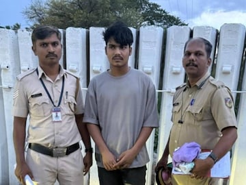 നേപ്പാൾ സ്വദേശി ശ്രീജൻ ദമായിയുമായി പൊലീസ്