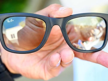 റേ-ബാന്‍ സ്റ്റോറീസ് സ്മാര്‍ട്ട് ഗ്ലാസ്