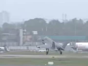 ബ്രിട്ടന്റെ എഫ്-35 യുദ്ധവിമാനം പറന്നുയരുന്നു