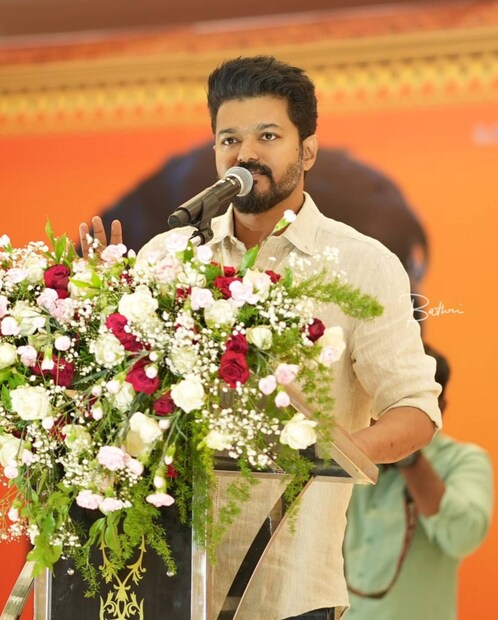  ഒക്ടോബർ 19നാകും വിജയ് നായകനായ 'ലിയോ' റിലീസ് ചെയ്യുക. തൃഷ, സഞ്ജയ് ദത്ത്, അർജുൻ സർജ, ഗൗതം വാസുദേവ് ​​മേനോൻ, മൻസൂർ അലി ഖാൻ, മിഷ്‌കിൻ എന്നിവരും ചിത്രത്തിലുണ്ട്. ജവാനെപ്പോലെ, ലിയോയിലും സെലിബ്രിറ്റി അതിഥി താരങ്ങളുടെ പേരുകൾ പ്രചരിക്കുന്നുണ്ട്. ധനുഷ്, ചിയാൻ വിക്രം തുടങ്ങി നിരവധി ജനപ്രിയ താരങ്ങൾ ഈ പ്രോജക്റ്റിന്റെ ഭാഗമാകുമെന്ന് അഭ്യൂഹമുണ്ട്