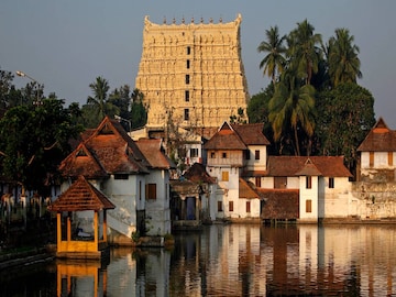 ശ്രീ പത്മനാഭസ്വാമി ക്ഷേത്രം ശ്രീ പത്മനാഭസ്വാമി ക്ഷേത്രം