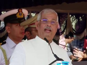 കേരള ഗവർണർ രാജേന്ദ്ര വിശ്വനാഥ് ആർലേക്കര്‍