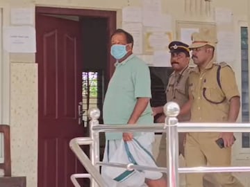 സെബാസ്റ്റ്യനെ ഏറ്റുമാനൂർ ഫസ്റ്റ് ക്ലാസ് ജുഡീഷ്യൽ മജിസ്ട്രേ‌‌ട്ട് കോടതിയിൽ ഹാജരാക്കിയപ്പോൾ 