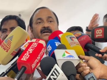 വി ഡി സതീശൻ