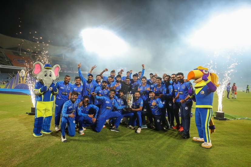 KCL final, കെസിഎൽ ഫൈനൽ, Kochi Blue Tigers, Kollam Sailors, Kerala Cricket League, cricket tournament Kerala, KCL champions, KCL awards, Kerala Cricket League, Kochi Blue Tigers, Kollam Sailors, Cricket News Kerala, Kerala Cricket, Kerala Sports News, Cricket League Winners, Vinop Manoharan, Alfi Francis John, കേരള ക്രിക്കറ്റ്, കൊച്ചി ബ്ലൂ ടൈഗേഴ്സ്, Kochi Cricket Team, Cricket League Kerala, KCA League, കെസിഎല്‍ കിരീടം,കെസിഎല്‍ ,കൊച്ചി ബ്ലൂ ടൈഗേഴ്സിന്,കൊച്ചി ബ്ലൂ ടൈഗേഴ്സ് കെസിഎൽ കിരീടം,കൊച്ചി ബ്ലൂ ടൈഗേഴ്സ് ,കൊ,ല്ലം സെയിലേഴ്സിനെ ,75 റണ്‍സിന് ,വിനൂപ് മനോഹരൻ , പ്ലെയർ ഓഫ് ദി മാച്ച് ,അഖിൽ സ്കറിയ, പരമ്പരയുടെ താരം,