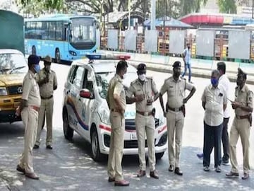 സംഭവത്തിൽ തെളിവുകൾ ഉൾപ്പെടെയാണ് ശുചീകരണ തൊഴിലാളി പരാതി നൽകിയിരിക്കുന്നത്