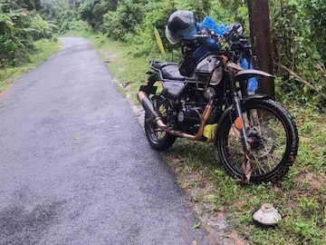 അപകടത്തിൽപെട്ട ബൈക്ക്