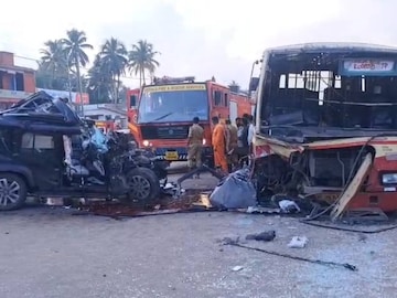 അപകടത്തിന്റെ ദൃശ്യങ്ങൾ അപകടത്തിന്റെ ദൃശ്യങ്ങൾ