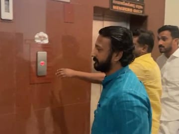 രാഹൂൽ‌ മാങ്കൂട്ടത്തിൽ നിയമസഭയിൽ