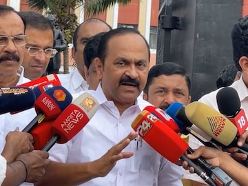 വി ഡി സതീശൻ