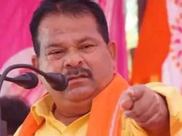 ഉത്തർപ്രദേശ് മുൻ ബിജെപി എംഎൽഎ രാഘവേന്ദ്ര പ്രതാപ് സിംഗ് (ഫയൽ) ഉത്തർപ്രദേശ് മുൻ ബിജെപി എംഎൽഎ രാഘവേന്ദ്ര പ്രതാപ് സിംഗ് (ഫയൽ)