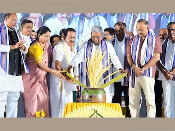 സിദ്ധരാമയ്യ പങ്കെടുത്ത പരിപാടിയിൽ നിന്നും