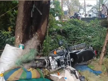 അപകടത്തിൽപ്പെട്ട ബൈക്ക്