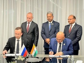 മോസ്കോയിൽ ധാരണാപത്രം ഒപ്പിടുന്നു