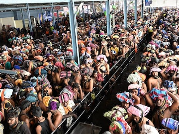 ശബരിമലയിലെ ഭക്തജനത്തിരക്ക്