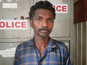 കൊല്ലം തൃക്കോവിൽവട്ടം സ്വദേശി  43കാരൻ വിനീഷ് ആണ് അറസ്റ്റിലായത്