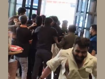 ഹോട്ടൽ സംഘർഷത്തിലെ ദൃശ്യം