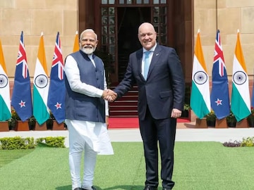 പ്രധാനമന്ത്രി നരേന്ദ്ര മോദിക്കൊപ്പം ന്യൂസിലന്ഡ് പ്രധാനമന്ത്രി ക്രിസ്റ്റഫര് ലക്സണ് പ്രധാനമന്ത്രി നരേന്ദ്ര മോദിക്കൊപ്പം ന്യൂസിലന്ഡ് പ്രധാനമന്ത്രി ക്രിസ്റ്റഫര് ലക്സണ്