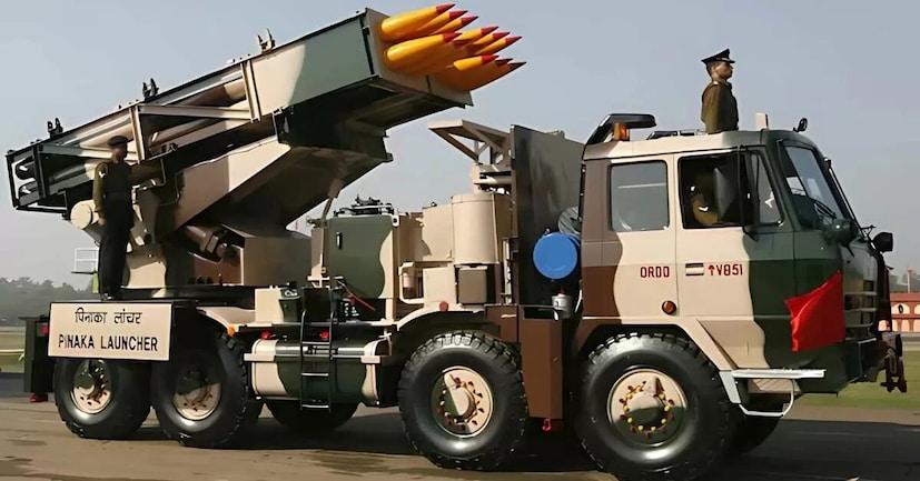 ഇന്നത്തെ പിനാക റോക്കറ്റ് സംവിധാനം ആ പ്രതീകാത്മക ഭാരം ആധുനിക പ്രതിരോധത്തിലേക്ക് വഹിക്കുന്നു. ഐതിഹ്യങ്ങളില് വേരൂന്നിയതാണെങ്കിലും അത് ഇപ്പോള് കൃത്യത, ലക്ഷ്യം ഭേദിക്കല്, തദ്ദേശീയ കഴിവ് എന്നിവയെ പ്രതിനിധീകരിക്കുന്നു. ഈ പേര് ഭൂതകാലത്തെയും വര്ത്തമാനത്തെയും ബന്ധിപ്പിക്കുന്നു. ശക്തി, ഉദ്ദേശ്യം, സംരക്ഷണം എന്നിവ എല്ലാ യുഗത്തിലും പിനാകയെ നിര്വചിക്കുന്നത് തുടരുന്നു. ഇന്നത്തെ പിനാക റോക്കറ്റ് സംവിധാനം ആ പ്രതീകാത്മക ഭാരം ആധുനിക പ്രതിരോധത്തിലേക്ക് വഹിക്കുന്നു. ഐതിഹ്യങ്ങളില് വേരൂന്നിയതാണെങ്കിലും അത് ഇപ്പോള് കൃത്യത, ലക്ഷ്യം ഭേദിക്കല്, തദ്ദേശീയ കഴിവ് എന്നിവയെ പ്രതിനിധീകരിക്കുന്നു. ഈ പേര് ഭൂതകാലത്തെയും വര്ത്തമാനത്തെയും ബന്ധിപ്പിക്കുന്നു. ശക്തി, ഉദ്ദേശ്യം, സംരക്ഷണം എന്നിവ എല്ലാ യുഗത്തിലും പിനാകയെ നിര്വചിക്കുന്നത് തുടരുന്നു.