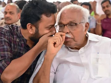 പി.ജെ. കുര്യനും രാഹുൽ മാങ്കൂട്ടത്തിലും പി.ജെ. കുര്യനും രാഹുൽ മാങ്കൂട്ടത്തിലും