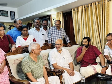 സിപിഎം നേതാക്കളുടെ ഭവന സന്ദർശനം തുടങ്ങി