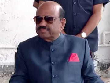 സി വി ആനന്ദബോസ്