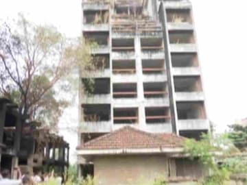 മരടിലെ ഉപേക്ഷിക്കപ്പെട്ട ഫ്ലാറ്റ് മരടിലെ ഉപേക്ഷിക്കപ്പെട്ട ഫ്ലാറ്റ്