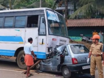 കോട്ടയം കുറവിലങ്ങാട് മോനിപ്പള്ളിക്ക് സമീപം എംസി റോഡിൽ നടന്ന അപകടം