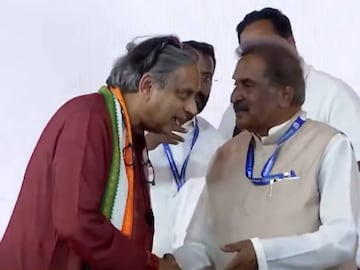 ശശി തരൂർ