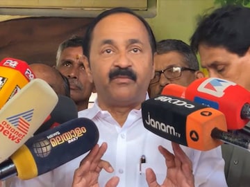 വി ഡി സതീശൻ