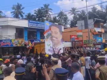 വിഴിഞ്ഞത്ത് യുഡിഎഫ് പ്രവർ‌ത്തകരുടെ വിജയാഹ്ളാദം