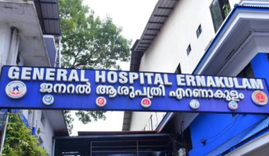 എറണാകുളം ജനറൽ ആശുപത്രിയിലെ ഒങ്കോളജി ഐസിയുവിൽ ദുരിതം; എസി തകരാറിലായിട്ട് രണ്ടാഴ്ച.